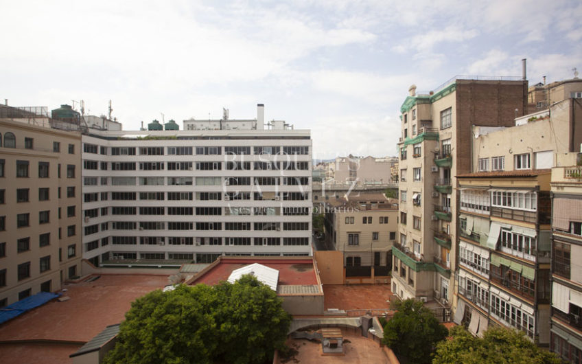 Office for sale in profitable Eixample