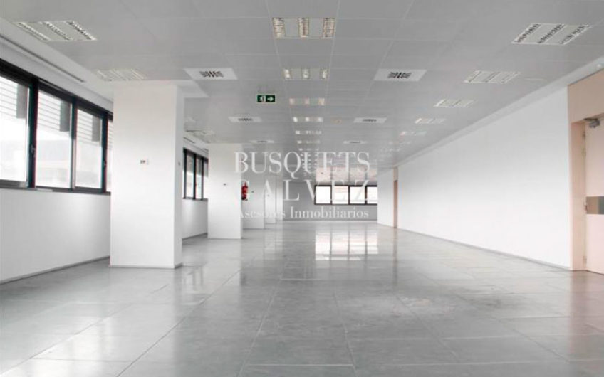 Alquiler-oficinas-22@-cornerstone-sant-marti-barcelona