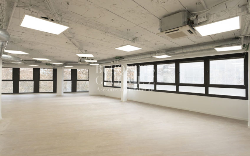 Office for rent in Rda. Saint Peter