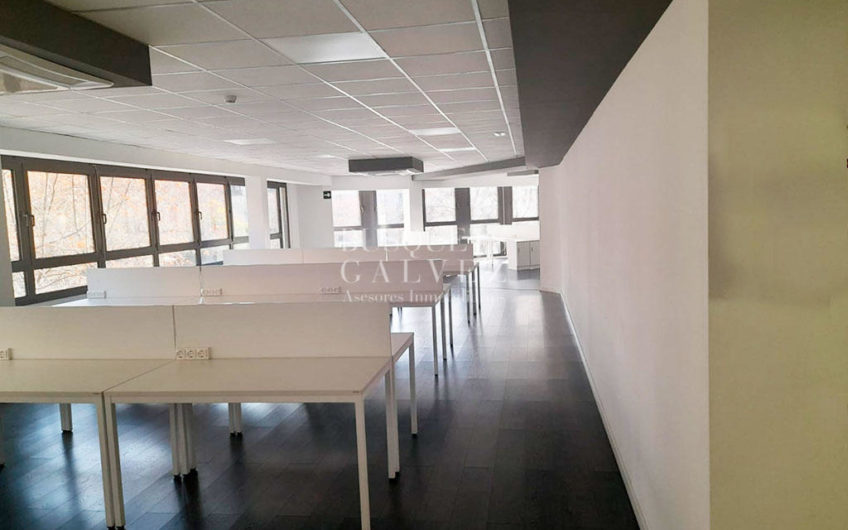 Office for rent in Rda. Saint Peter