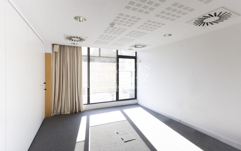 Office for rent in Mestre Nicolau