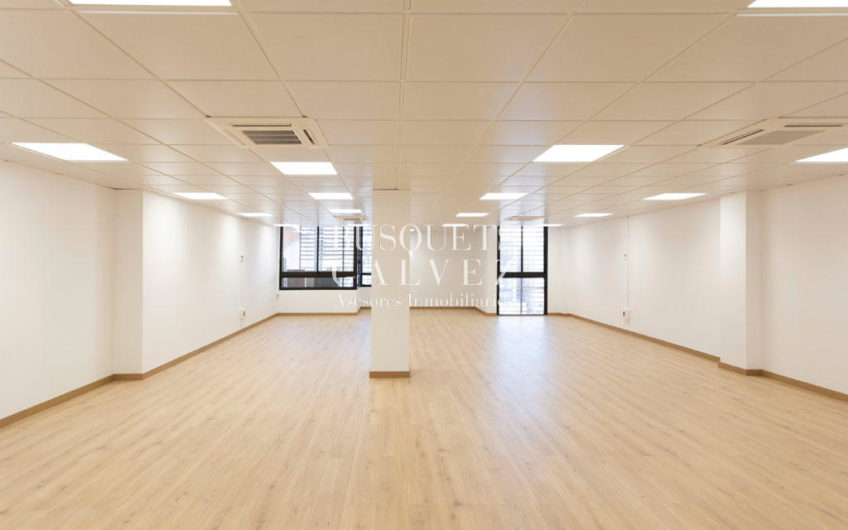 Office for rent in Pau Clarís/Gran Via