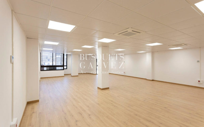 Office for rent in Pau Clarís/Gran Via