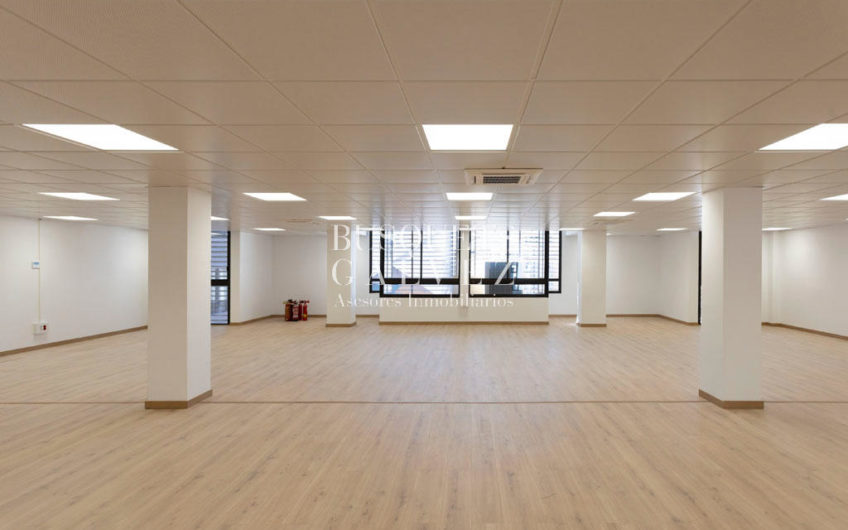 Office for rent in Pau Clarís/Gran Via