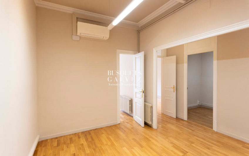 Office for rent in Pau Claris