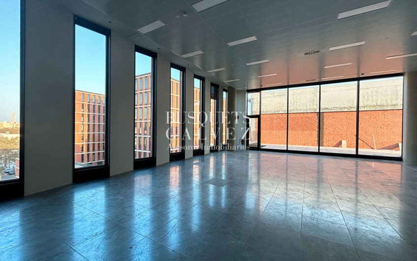 Oficina con terraza en alquiler en Edificio DMOURA4