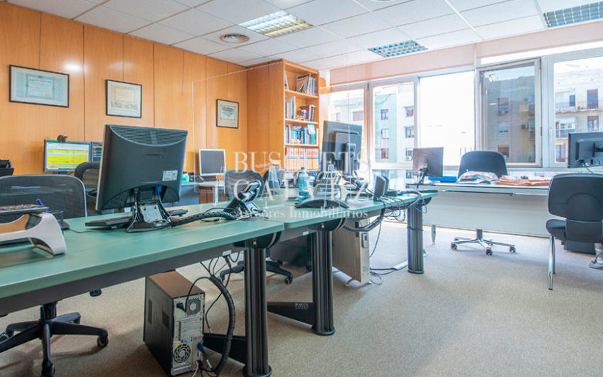 Office for rent in Urgell street