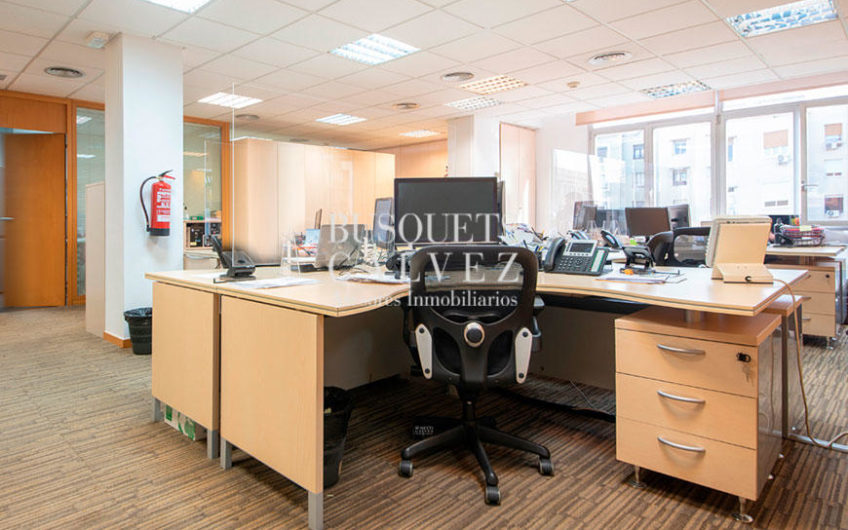 Office for rent in Urgell street