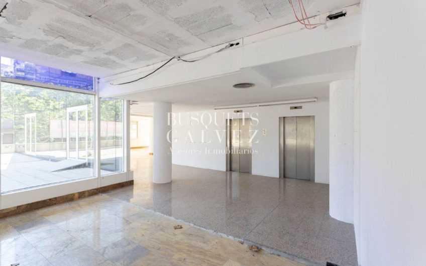 Office, with large terrace, for sale in La Rambla