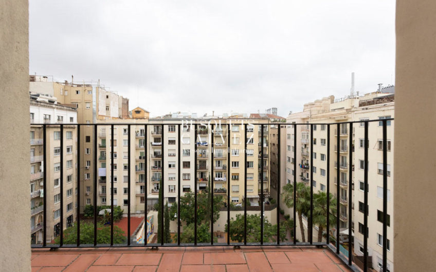 Oficina, con terraza, en alquiler en c/ Bruc