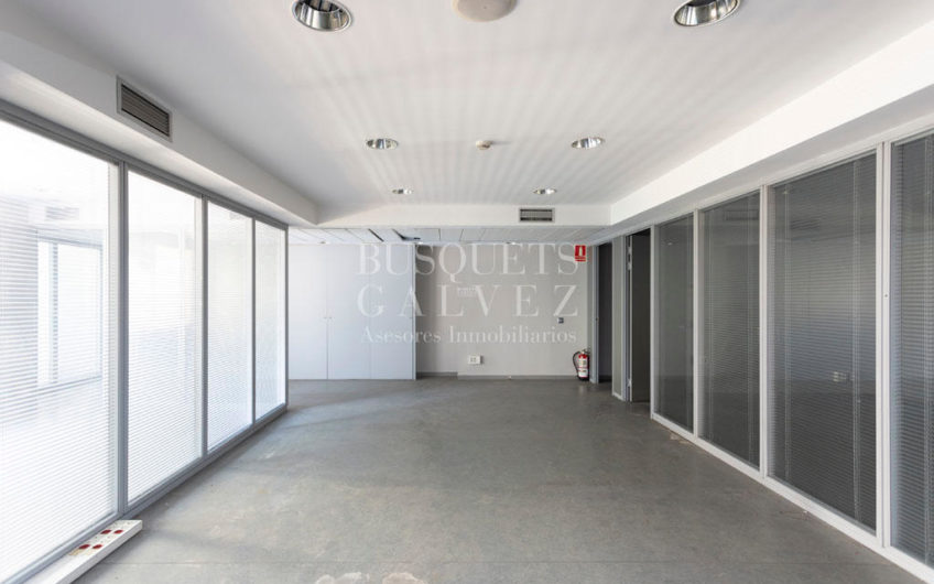 Office for rent in Almogàvers