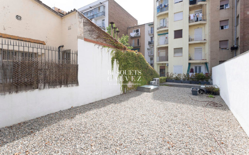 Building for sale next to the Sagrada Familia