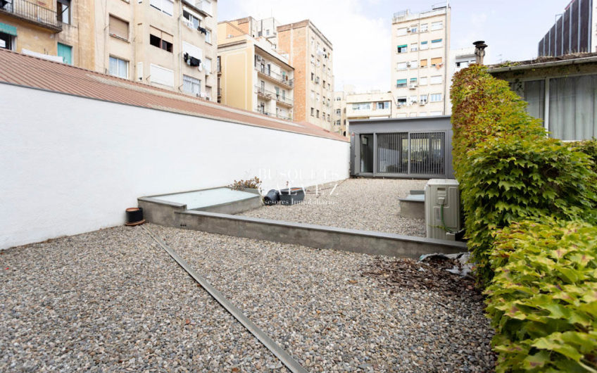 Building for rent next to the Sagrada Familia