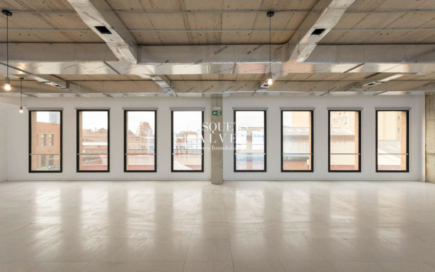 Offices with terrace in 22@