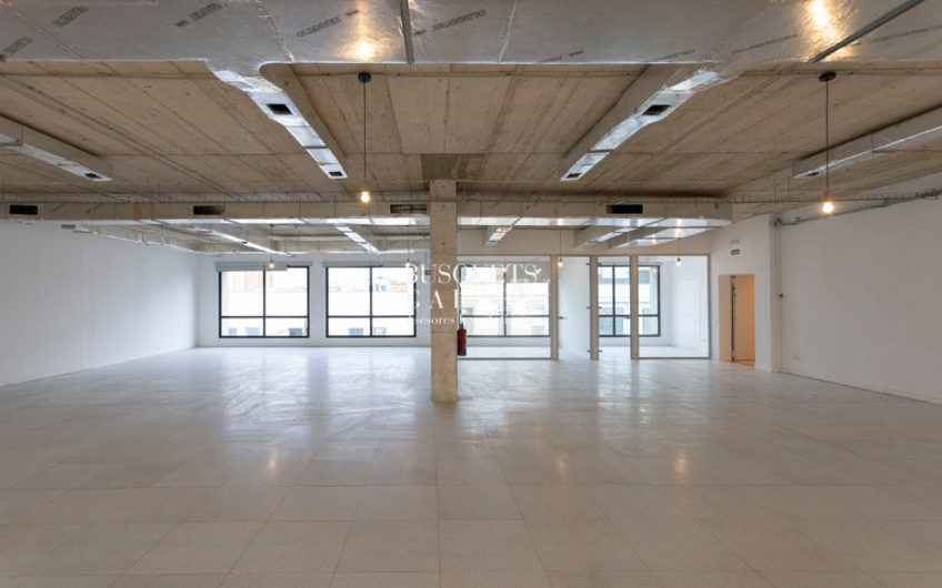 Offices with terrace in 22@