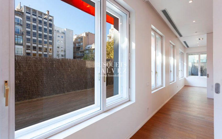 Oficina con terraza en alquiler en Passeig de Gràcia