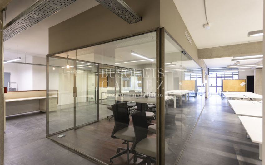 Office for rent in Llull