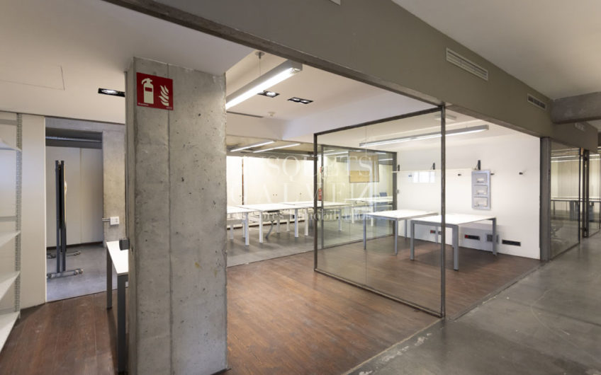 Office for rent in Llull